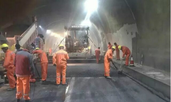 【工程资讯】中资路桥参于张石高速交通事故隧道损毁道路抢修！
